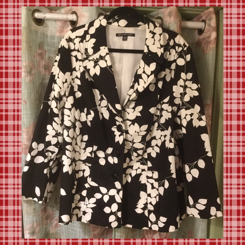 Briggs New York Three Button Jacket Size 20
